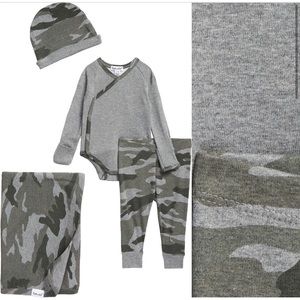 Splendid 4 Piece Layette Take Me Home Gift Set!